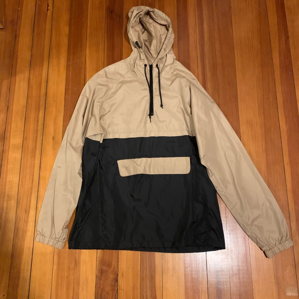 Zine gold and black Windbreaker. Size XL